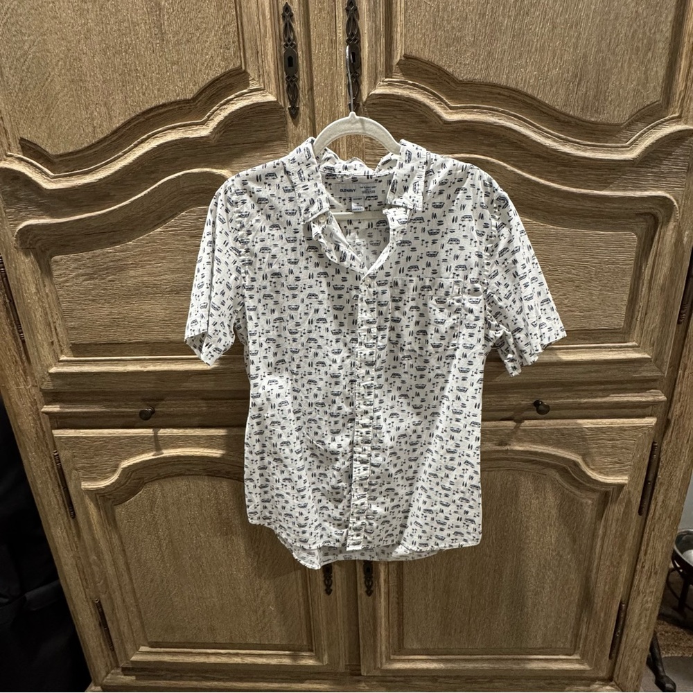 Old Navy— patterned short-sleeve button-down Men's shirt